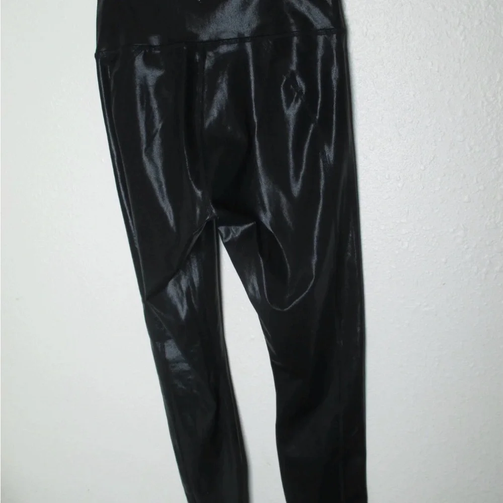 Fabletics - Picture 2 of 2